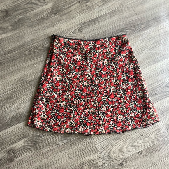 Princess Polly Floral Slip Mini Skirt Size 4 - Picture 2 of 3